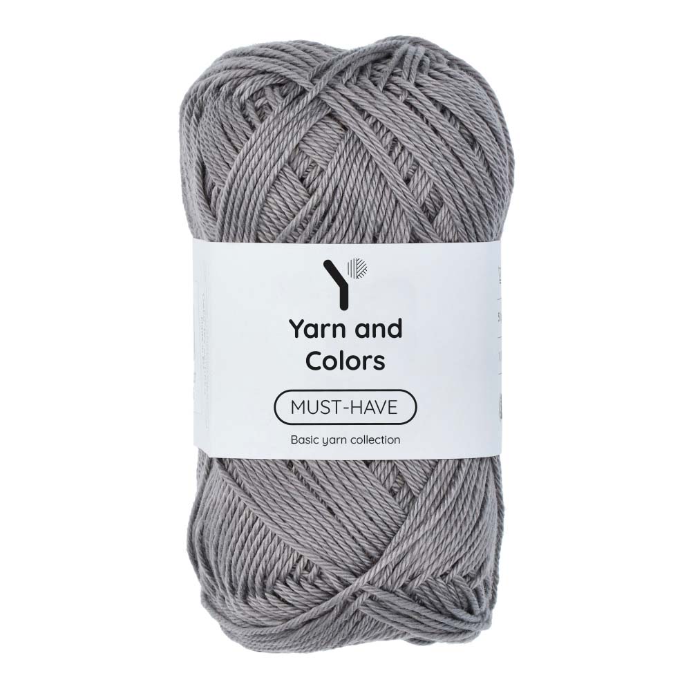 Yarn and Colors Must-have 096 Shark Grey - bol garen in deze kleur