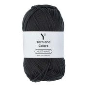 Yarn and Colors Must-have 099 Anthracite - bol garen in deze kleur