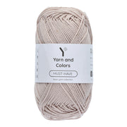 Yarn and Colors Must-have 104 Oatmeal - bol garen in deze kleur