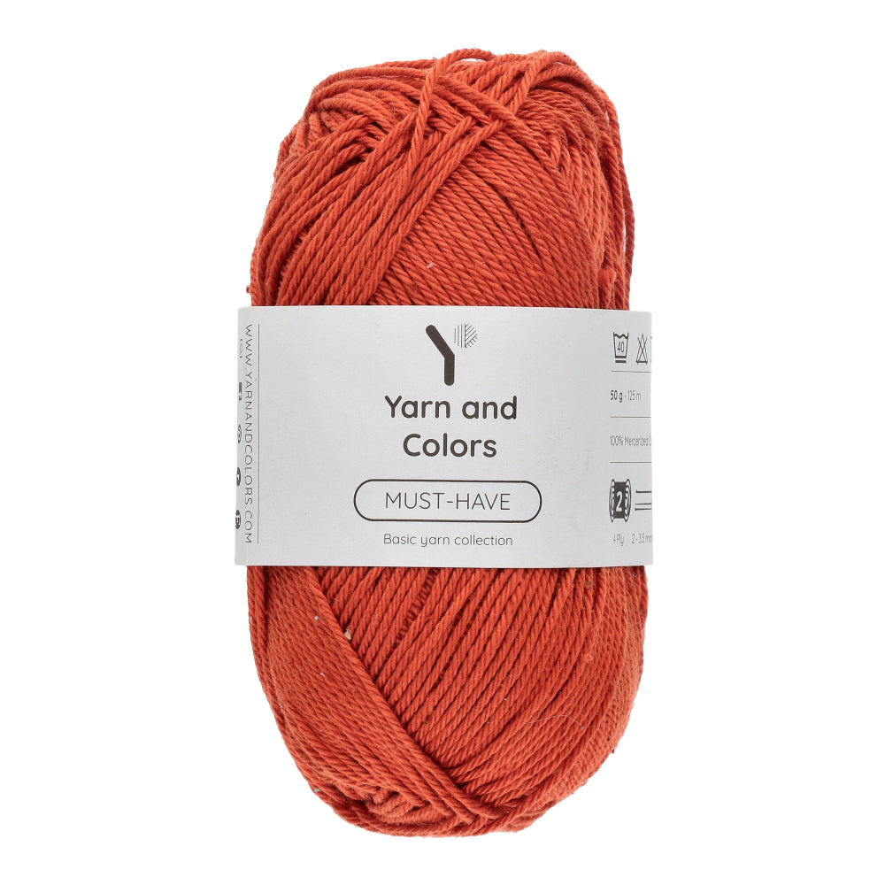 Yarn and Colors Must-have 109 Rust - bol garen in deze kleur