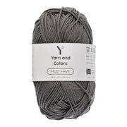 Yarn and Colors Must-have 125 Titanium - bol garen in deze kleur