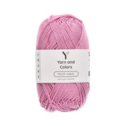 Yarn and Colors Must-have 133 Thistle - bol garen in deze kleur