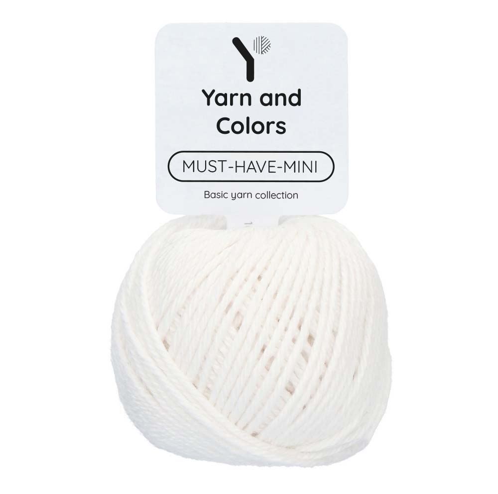Yarn and Colors Must-have Minis 001 White - bol garen in deze kleur