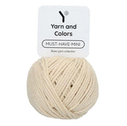 Yarn and Colors Must-have Minis 003 Ecru - bol garen in deze kleur