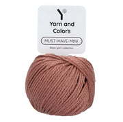 Yarn and Colors Must-have Minis 008 Teak - bol garen in deze kleur