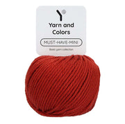 Yarn and Colors Must-have Minis 024 Chestnut - bol garen in deze kleur