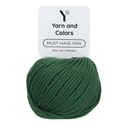 Yarn and Colors Must-have Minis 088 Forest - bol garen in deze kleur