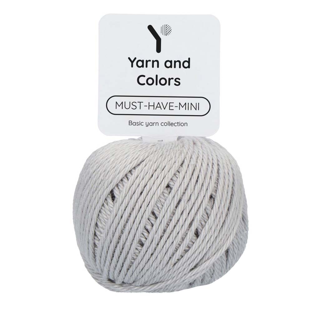 Yarn and Colors Must-have Minis 095 Soft Grey - bol garen in deze kleur