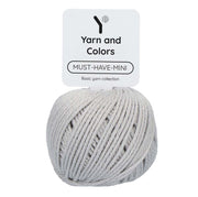 Yarn and Colors Must-have Minis 095 Soft Grey - bol garen in deze kleur
