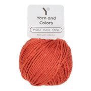 Yarn and Colors Must-have Minis 109 Rust - bol garen in deze kleur
