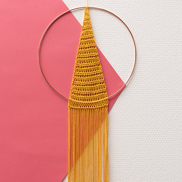 Yarn and Colors Must-Have Triangle Wall Hanging Booklet (2)