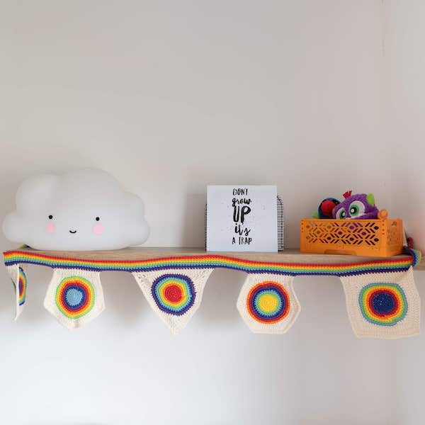 Yarn and Colors Rainbow Flag Line Booklet (4)