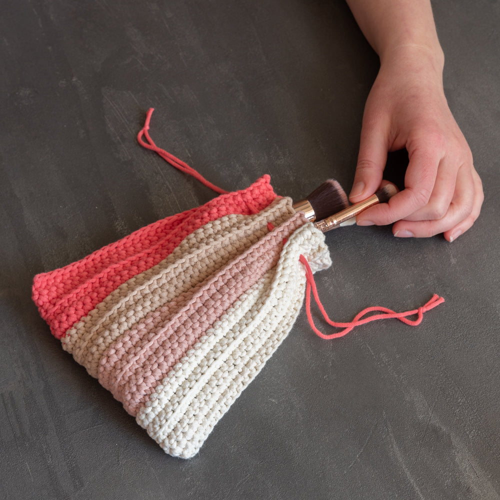 Ruffle pouch — gemaakt met Yarn and Colors Ruffle Pouch Haakpakket (3)