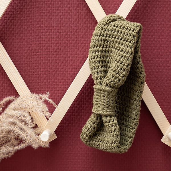 Soft serene hoofdband — gemaakt met Yarn and Colors Soft Serene Hoofdband Haakpakket (3)