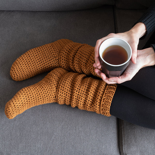 Soft serene sokken — gemaakt met Yarn and Colors Soft Serene Sokken Haakpakket (2)