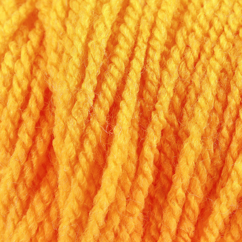 Yarn and Colors Super Amazing 015 Mustard - detail van het garen