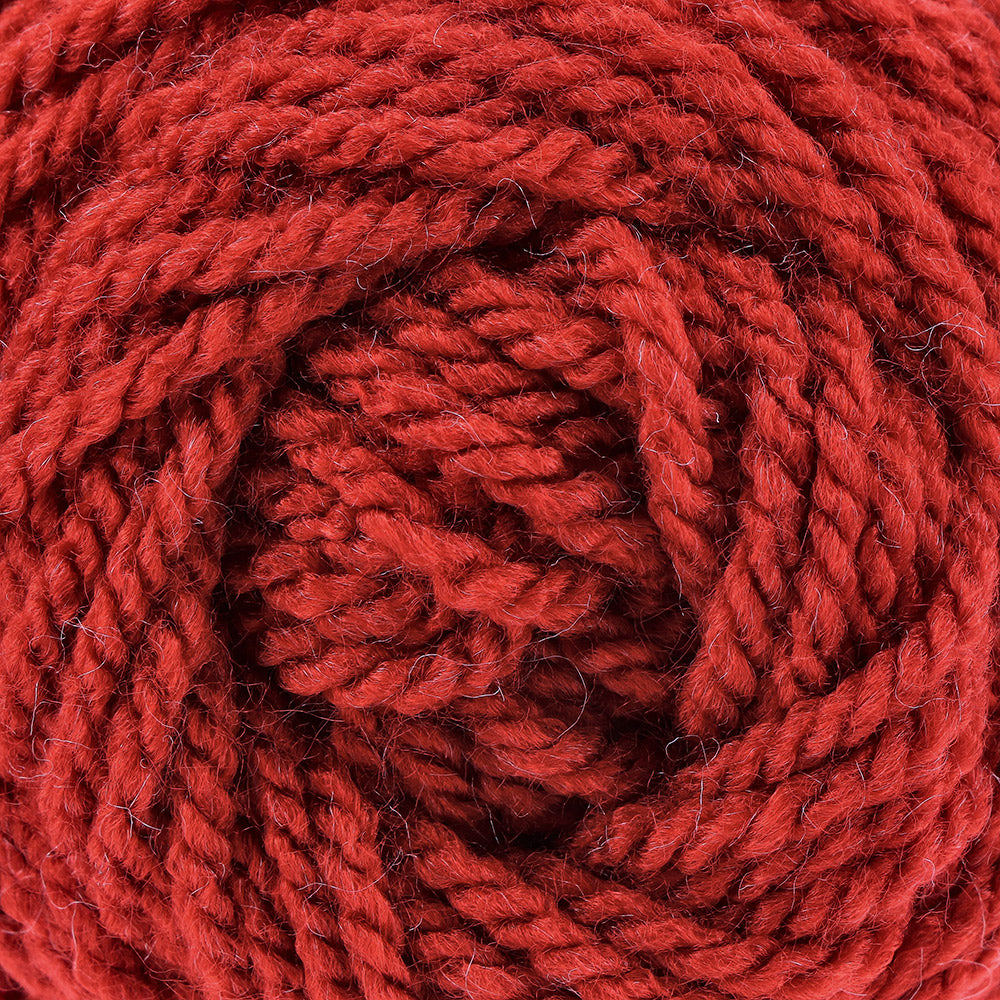 Yarn and Colors Super Amazing 030 Red Wine - detail van het garen