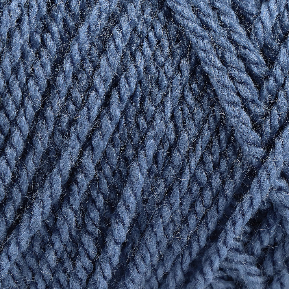 Yarn and Colors Super Amazing 061 Denim - detail van het garen