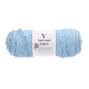 Yarn and Colors Super Amazing 063 Ice Blue - bol garen in deze kleur