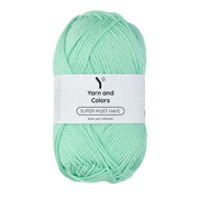 Yarn and Colors Super Must-have 075 Green Ice - bol garen in deze kleur
