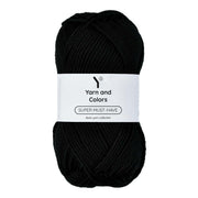 Yarn and Colors Super Must-have 100 Black - bol garen in deze kleur