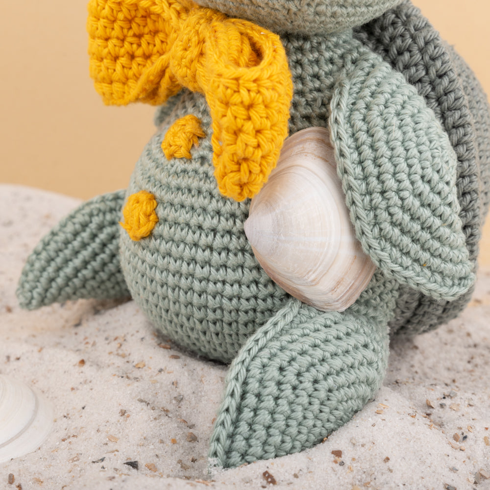 Theodore the turtle — gemaakt met Yarn and Colors Theodore the Turtle Haakpakket (2)