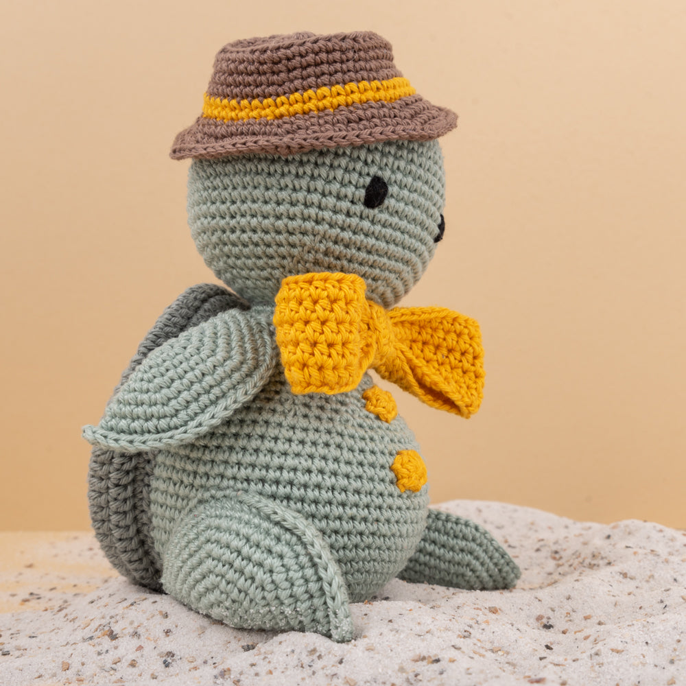 Theodore the turtle — gemaakt met Yarn and Colors Theodore the Turtle Haakpatroon