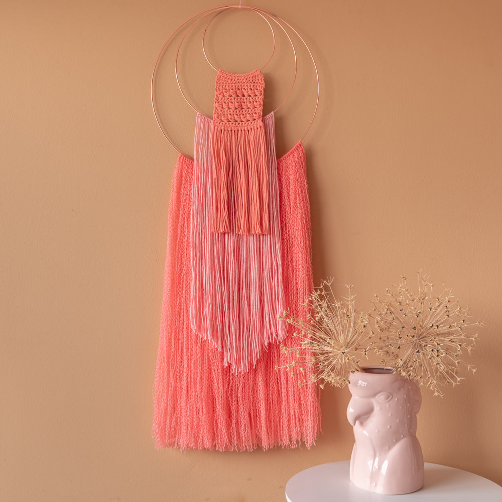 Three is charm wall hanging — gemaakt met Yarn and Colors Three is a Charm Wall Hanging 2.0 Macramé Pakket