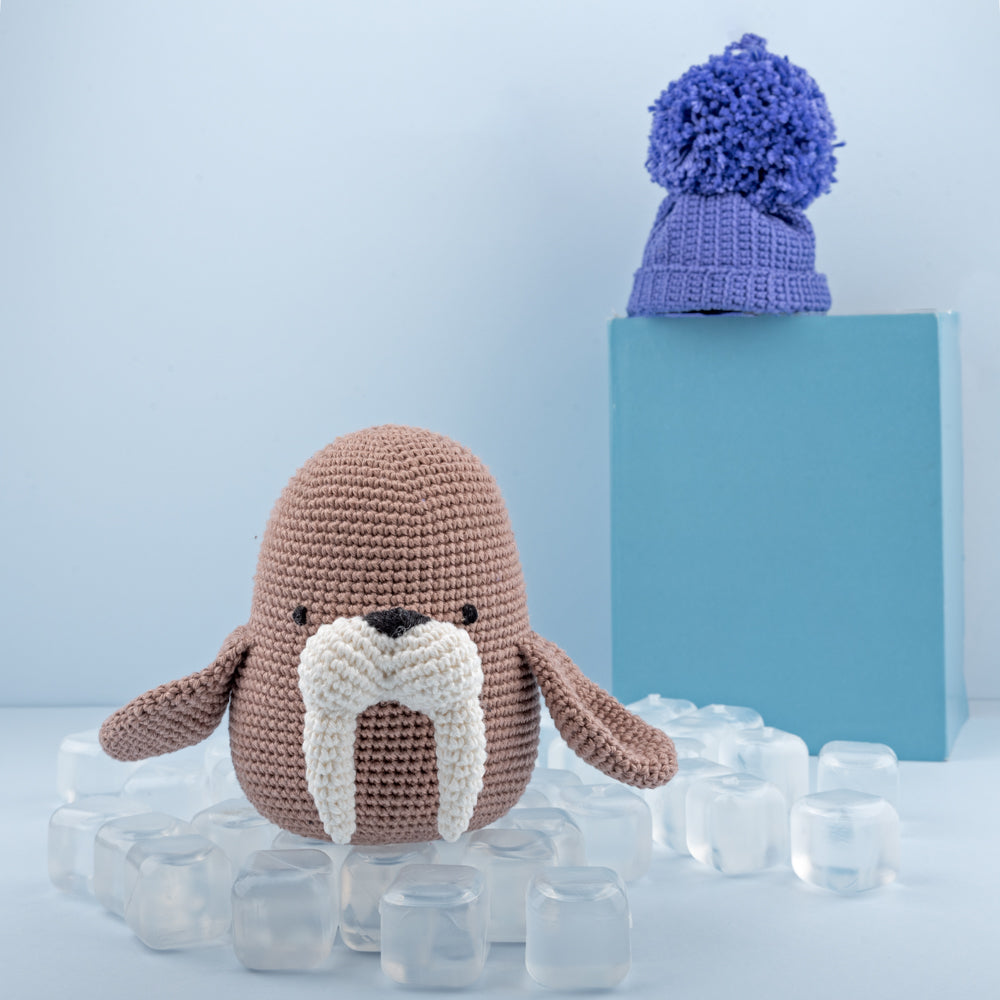 Wally walrus — gemaakt met Yarn and Colors Wally the Walrus Haakpakket (3)