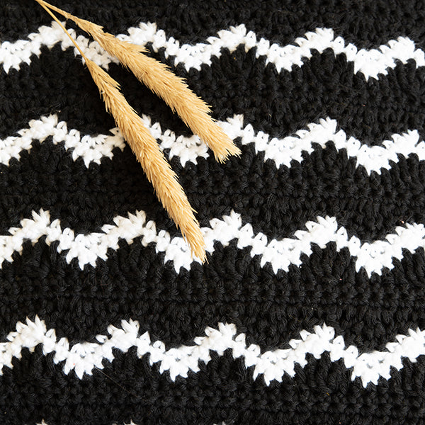 Yarn and Colors Waves Comfy Cushion Haakpakket White / Black (6)