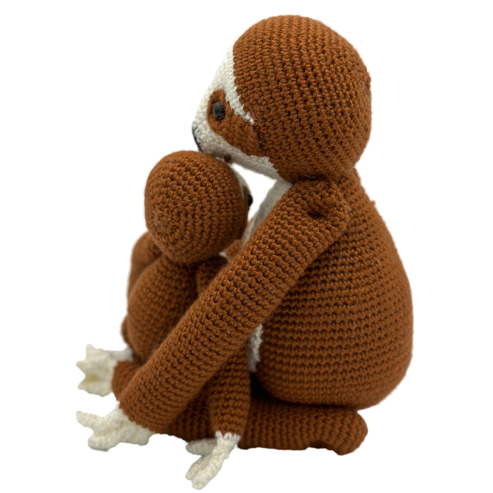 Loulou — gemaakt met YarnZoo - Loulou de Luiaard & Baby Haakpakket (2)