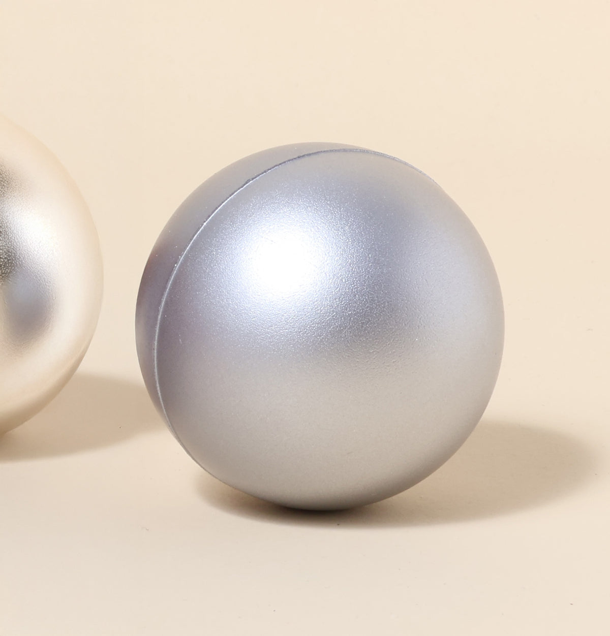 Losse stressbal — gemaakt met Zooballs – Boerderij haakboek - YarnZoo